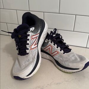 New Balance Women's Fresh Foam 680 V7 Running Shoes